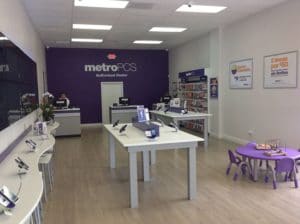 electronic showroom design ideas